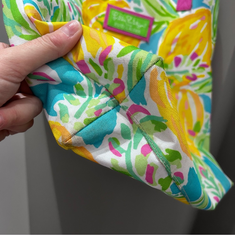 Lilly Pulitzer for Estée Lauder Lemon Print Tote Bag - Picture 3 of 7